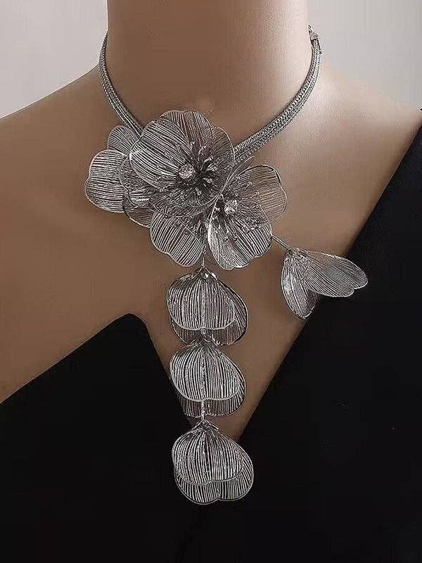 Chains Flower Shape Rhine Stones Solid Color Necklaces Accessories - Marian Style Boutique