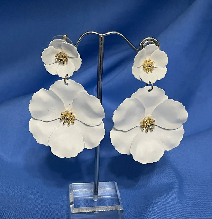 Earring/White - Marian Style Boutique