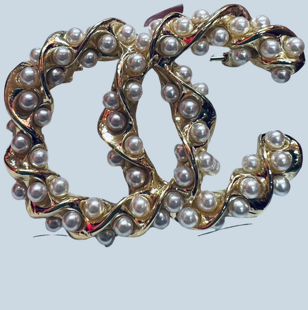 Marian Style - CC LOGO PEARL BROOCH PIN