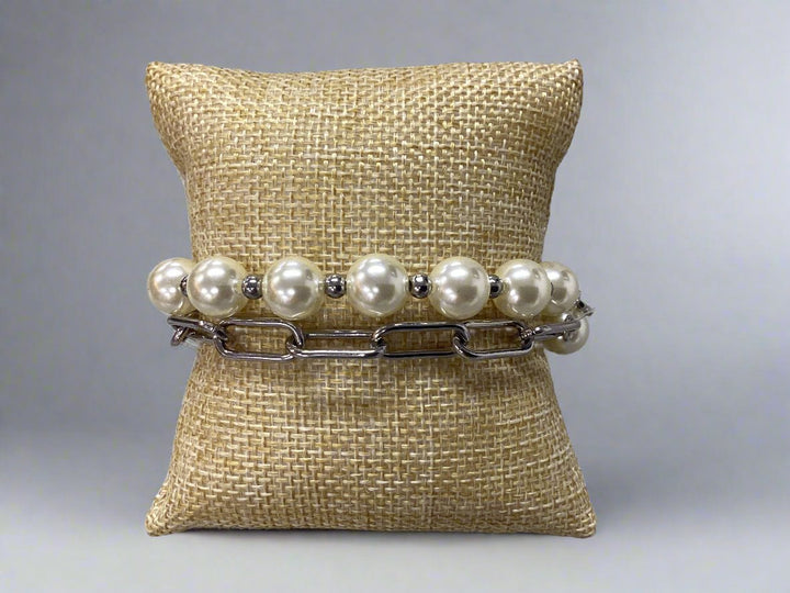 Bracelet - Pearls with silver chain - Marian Style Boutique