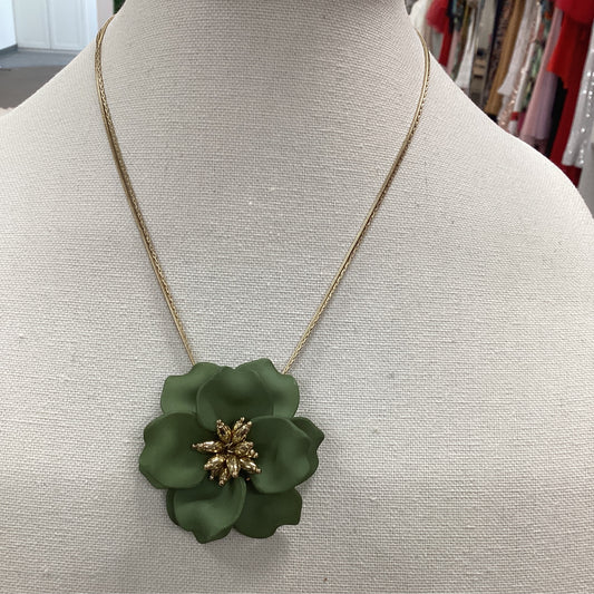 Necklace - Green flower with gold in the middle