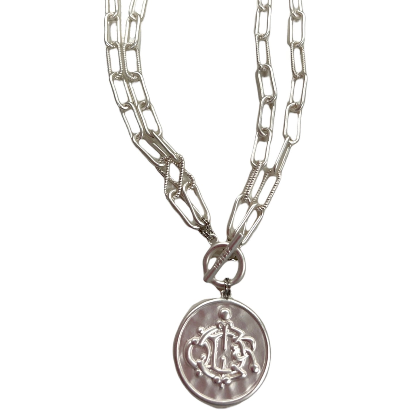 Necklace - Silver chain with silver symbol in middle