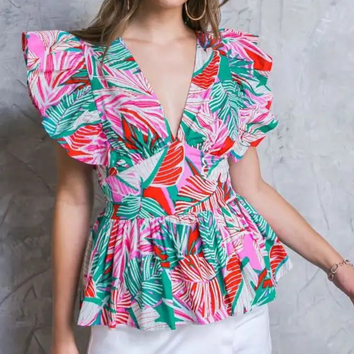 Blouses - A printed poplin top featuring v neckline