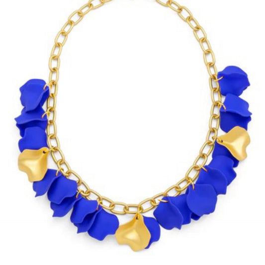 Matte gold chain collar necklace with hand